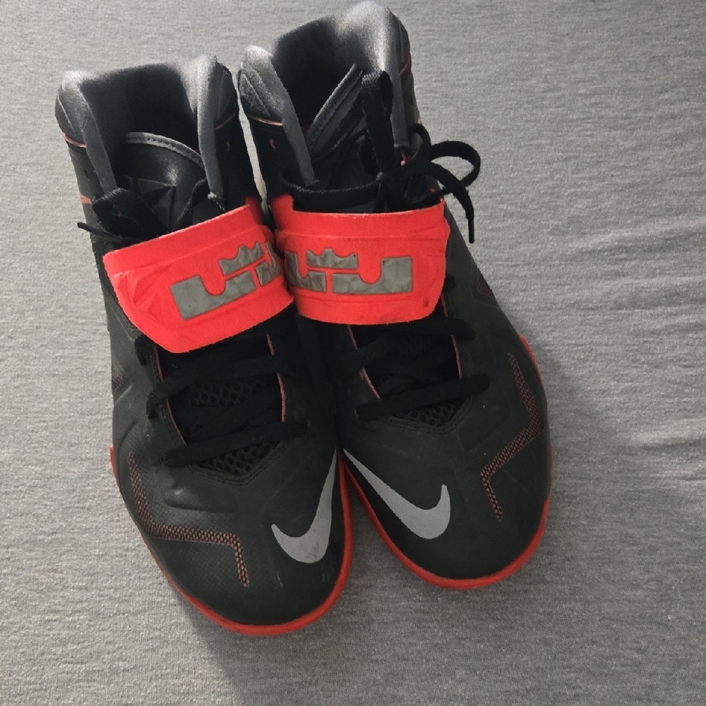 Nike Black and Red Athletic Shoes 10.5